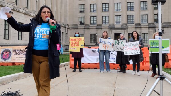 ACLU-NJ Campaign Strategist Alejandra Sorto addresses the crowd at an RFA Rally (Photo by Christopher Lopez for ACLU-NJ)