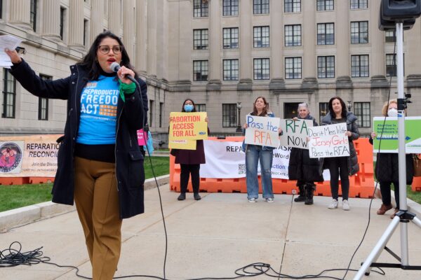 ACLU-NJ Campaign Strategist Alejandra Sorto addresses the crowd at an RFA Rally (Photo by Christopher Lopez for ACLU-NJ)