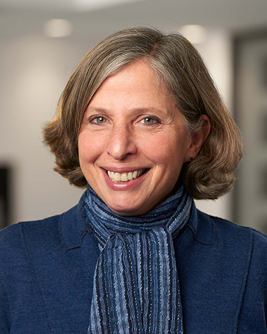 Catherine Weiss Headshot