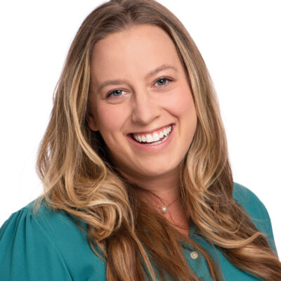 Molly Linhorst Headshot