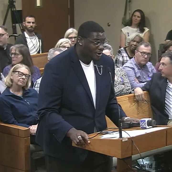 ACLU-NJ Policy Counsel DuWuan Norwood testifies at the Summit City Council.